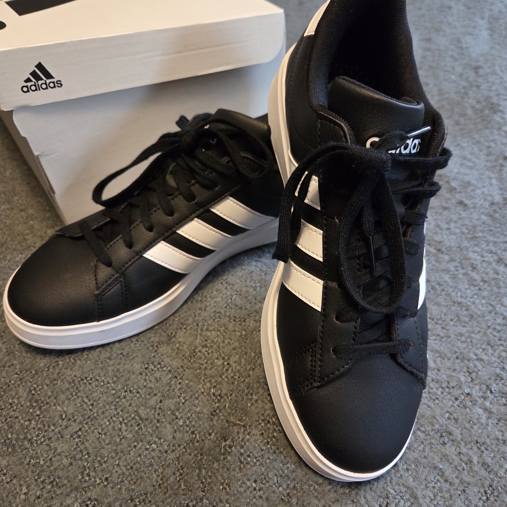 Adidas Men's Black and White Sneakers
